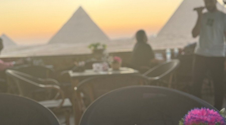 رأي حقيقي عن Pyramids Hills Inn: إطلالة ساحرة على الأهرامات وخدمة ممتازة