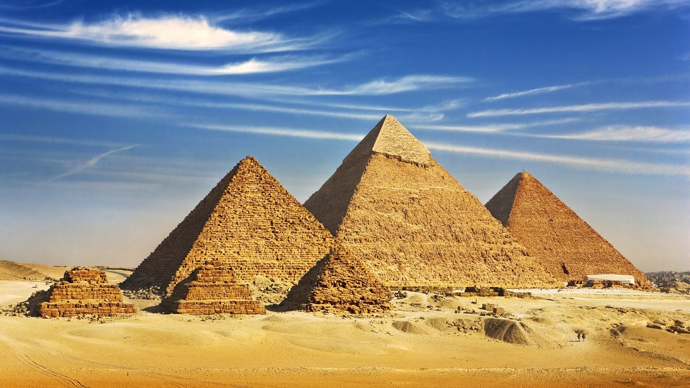 Giza 1 أهرامات الجيزة وأبو الهول: أسرار الحضارة الفرعونية الخالدة